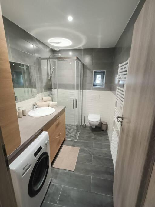 Superbe Appartement Neuf Et Cosy 77 M2 Villers-le-Lac Exterior foto